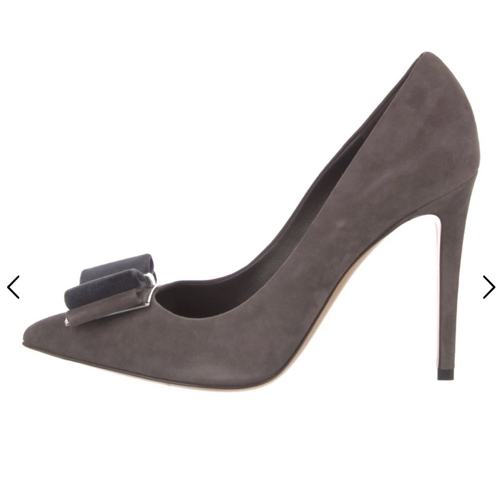 Salvatore Ferragamo - Zeri X5 Pump - Dark Gray Suede Heels with Bow (sz 38)